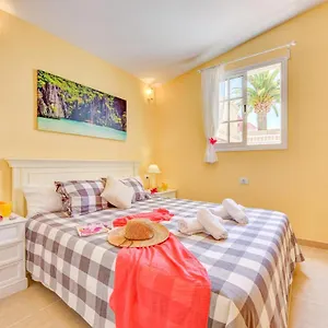 https://villa-teide-sol.tenerifehoteles.net