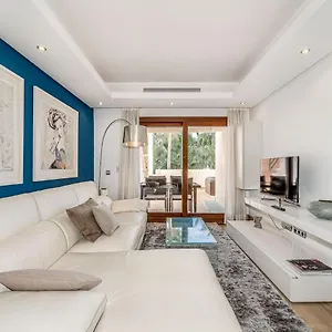 https://bahia-de-la-plata-de-estepona-spain-boutique-appartment.es-andalucia.com